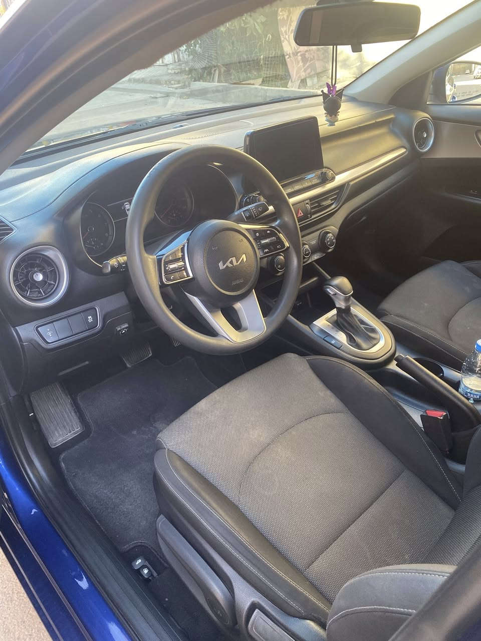 سلام عليكم سياره للبيع فورتي 2023كفاله عامه  بيه ضربه بس بقلق الجنطه علئ باردولاقطعت تبديل بيه ولا صبغ ولا معجون سياره جهازه من كلشي ماعده تبريد بيه السعر142وبيه مجال 
***********هذا الرقم بيه وتساب
