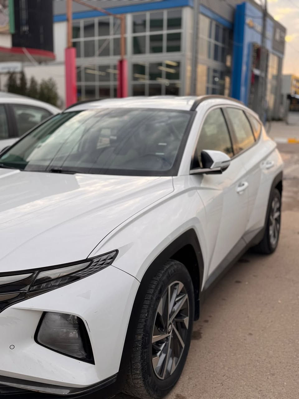 السلام عليكم
للبيع توسان 2022خليجي فول عدا بنراما 
كشنات كهربا رقم بغداد مكان السياره الفلوجه 
***********
