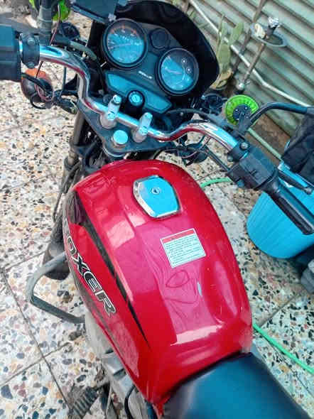 سلام عليكم دراجة بوكسر موديل ٢٢ دراجة مكينة جديدة ٣٠٠ سويتهة شركة آخر حباية نص نكرة دراجة متوكفك كهربايت شغالة كلة يراد ترتيبات بصيطة كلش مكاني بياع شرطة رابعة ٩٠٠     ***********
