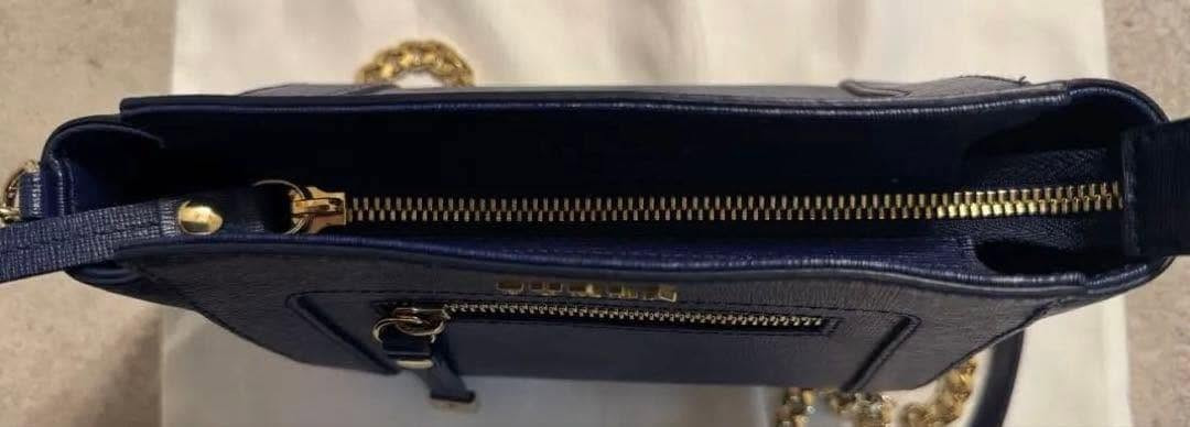 حقيبه ماركه  FURLA بلون ازرق كحلي


**إذا كنت صاحب هذا الإعلان وتريد حذفه لأي سبب، رجاءا أرسل رسالة إلى الدعم الفني**