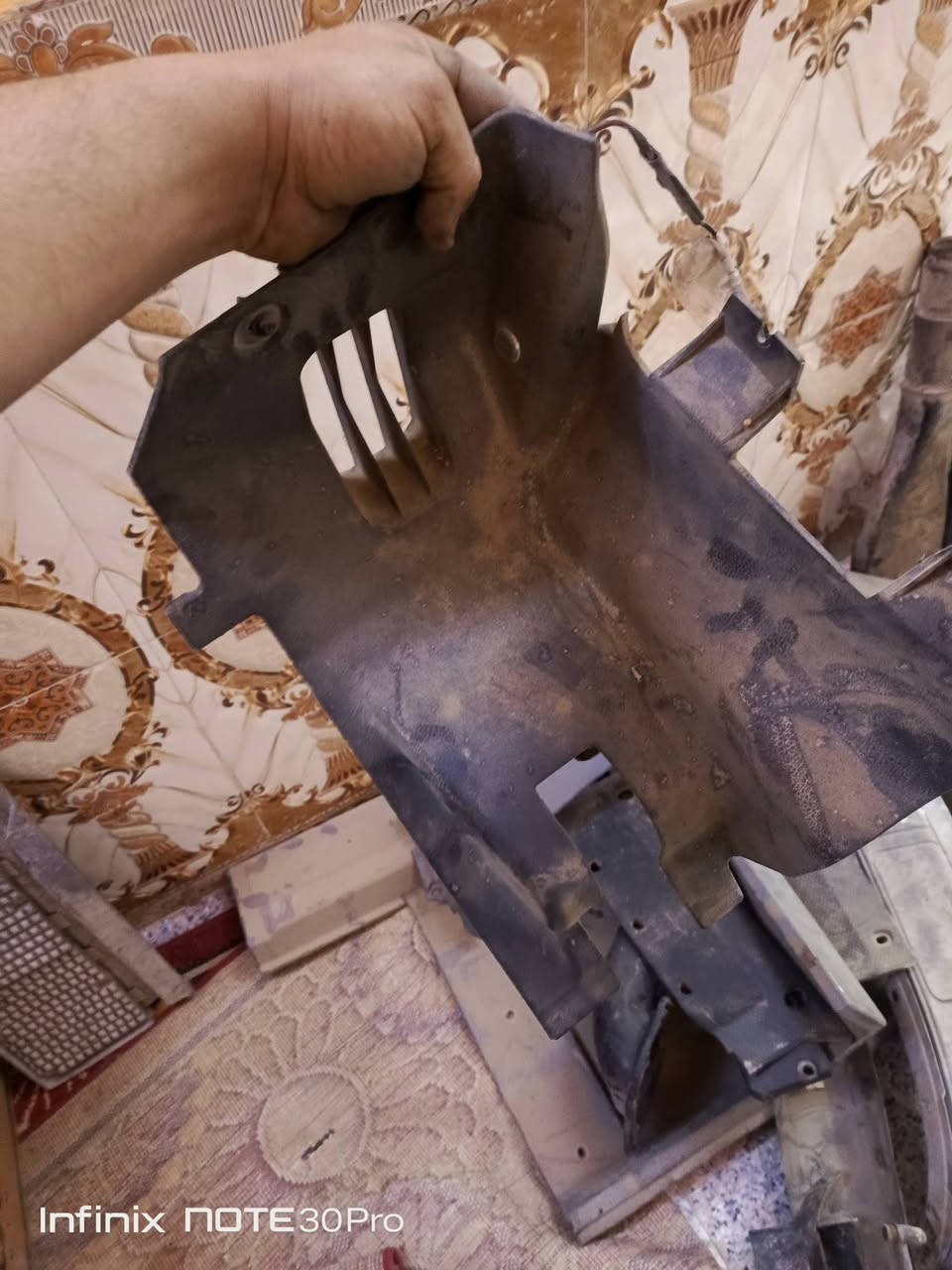 البيع قراذ كتروز باب مال ميكه صلاصه دبلو لكزك عدد 2ستولف مال بريك عقول مال تك ربل هيب سياحي بطل مال هوه قاعده مال باتريات موجوده قراض دشبول  جهش الوره موجود كشن مال صفحه سكن موجود 
رقم الهاتف ***********عنوان البصره قضاء الدير
