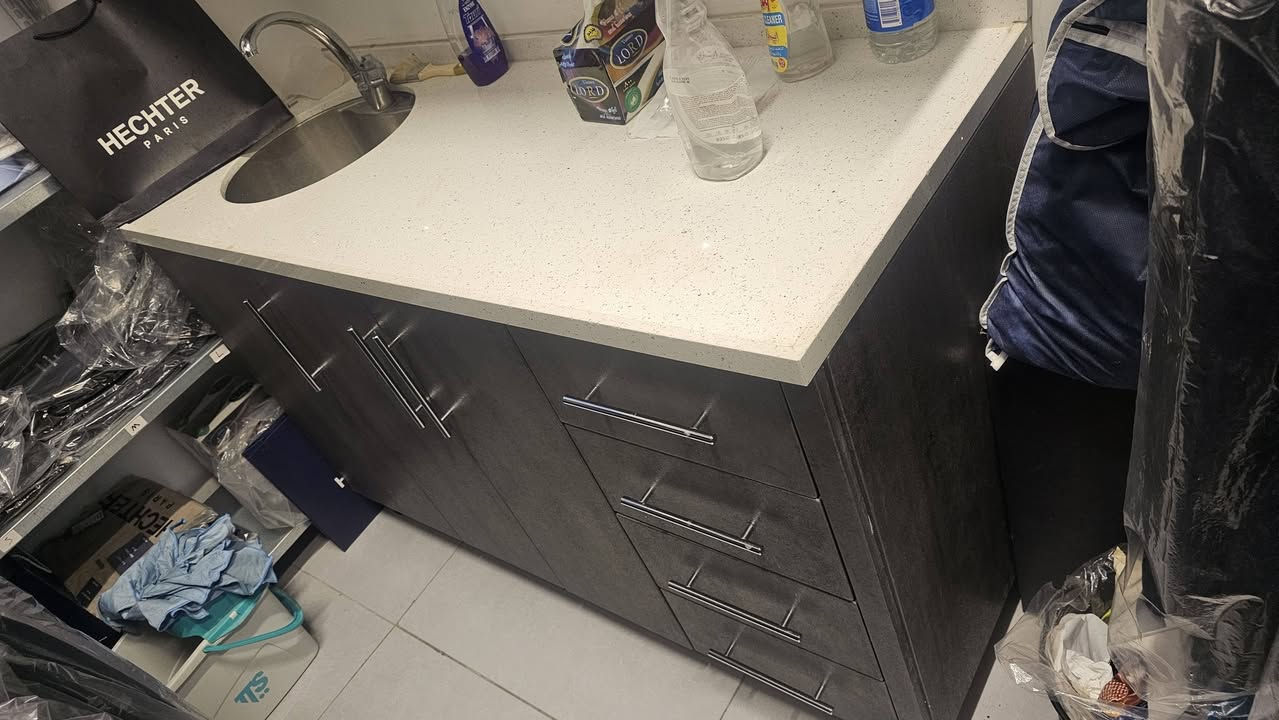 كاونتر تركي   تفصال  سنك حجر مرمر 
متر ونص قياس 
استخدام  شهر واحد 
سعر 575 الف وبي مجال شي. قليل


**إذا كنت صاحب هذا الإعلان وتريد حذفه لأي سبب، رجاءا أرسل رسالة إلى الدعم الفني**