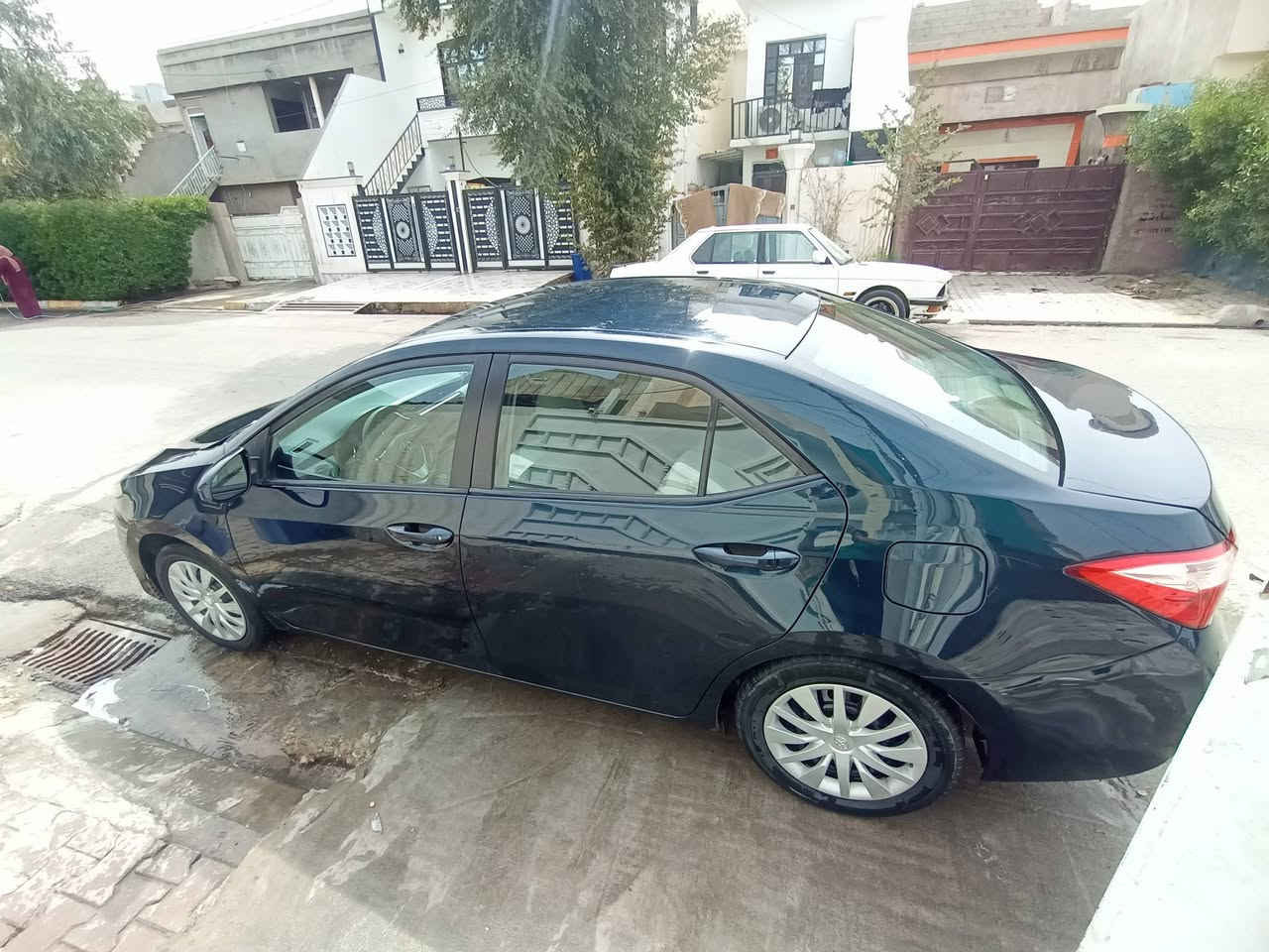 السلام عليكم
كورلا موديل 17 Le رقم اربيل انگليزي جديد 
ضرر جاملغ جهة السكن مبدل بدون دواخل دفتر 
بانزين بيها ماشيه 170 الف السياره شرط التحويل
 مكان السياره كركوك  
سعرها 140 وبيها مجال ***********
