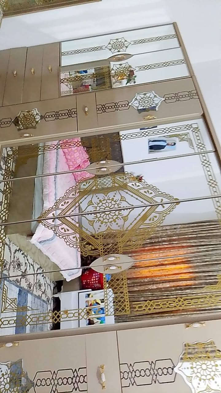 السلام عليكم من رخصت الادمن غرفه للبيع جديده ونظيفه نضافه مثل مموضح بصوره العنوان الفلوجه السعر 950 وبيه مجال لطيبين /***********//***********
