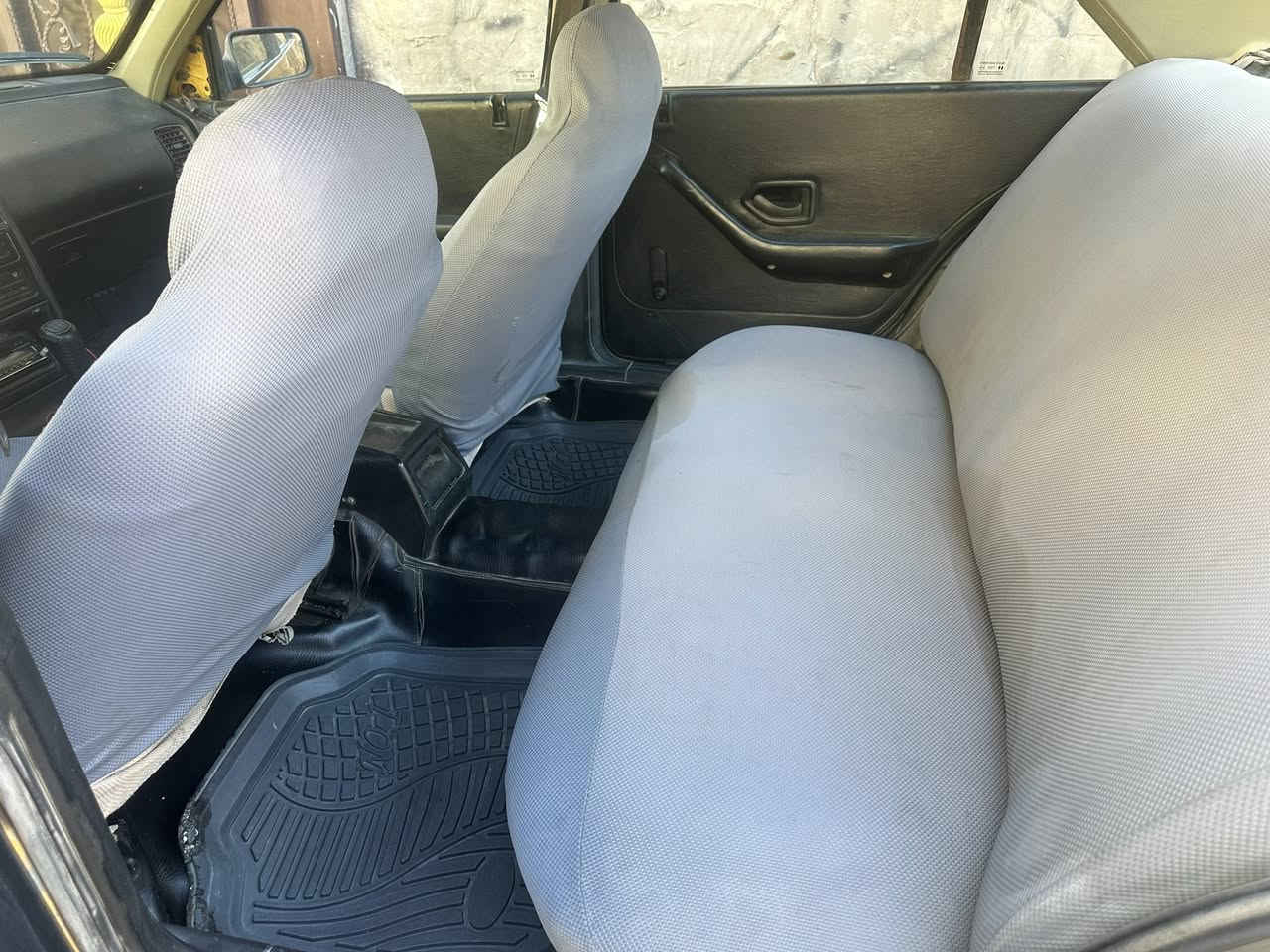 السلام عليكم
بيجو روى موديل ٢٠٠٨
مابيها نقص السياره نظيفه ومرتبه 
مكينه وكير مابيها شي 
هيئه وغرامه مصفره 
راعيها يريد تحويل 
ورقمها حلو
سعرها ٢٠ ورقه وبيها مجال
***********   موجود واتساب هم
مكانها الشعلة
