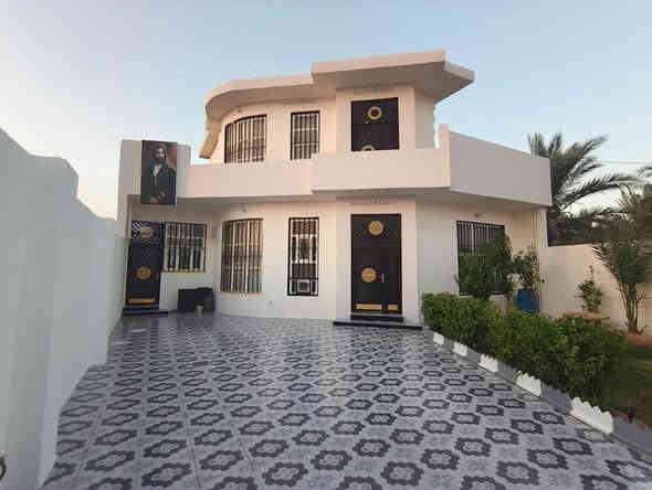 🏡 بيت للبيع – موقع مميز جداً على الشارع العام مباشرة

🔹 نوع العقار: بيت فول بناء حديث
🔹 سنة البناء: 2021
🔹 المساحة: 312 متر
🔹 الواجهة: 13 متر
🔹 النزال: 24 متر
🔹 السند: بستنه
🔹 الموقع: قرب سيطرة 60 – موقع ممتاز جداً على الشارع العام مباشرة
🔹 الإطلالـة: بستانة جميلة ومساحة واسعة

⸻

🏠 مكونات العقار:
 • كراج سيارة
 • استقبال
 • صالة واسعة
 • مطبخ
 • غرفتان نوم
 • خدمات صحية داخلية وخارجية (وانتو بكرامة)
 • بناء حديث وتشطيب راقي

⸻

⭐ مميزات إضافية:
 • موقع استراتيجي
 • واجهة كبيرة
 • بناء جديد
 • مناسب للسكن أو الاستثمار

⸻

📞 للاستفسار والتواصل:

اتصل الآن:
***********📱 ***********
مكتب علاء التميمي للعقار
بداية شارع العلوه
⸻
