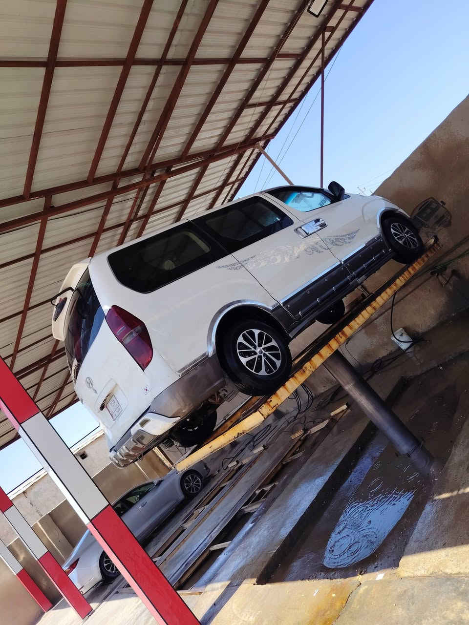 سلام عليكم سيارة البيع ستاركس مديل 11 محور رقم انكليزي نسويه جديده بسمي تنتهي 2031 سياره مصفره هيه غرامات وضريبه وخط وبحث سيارة مكين وكي جديدات
تخم تواير وكهربايات وتبريد مكان سياره مكانه البصراه زبير
رقم ***********

