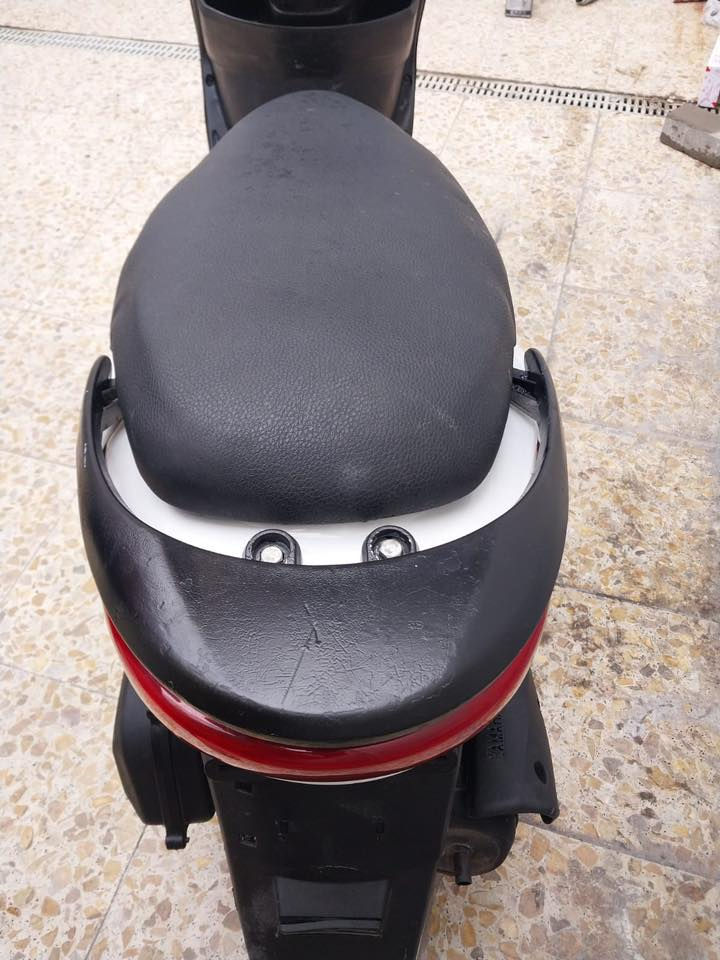 سلام عليكم للبيع بريز ياباني  صالي ٥ اشهر نازله رمبه دراجه جديده السعر٤٥٠ مكان بغداد بلديات مكينه مكفوله ما مفتوحه كفاله أوراق رمبه *********** تيرات جدد كابريتر بلاد نتصل خاص ماكو
