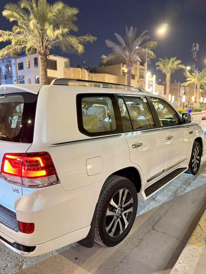 السلام عليكم لاندكروز 2019مكفوله جديده على وضع شركة 
ضمان شركة ساز  SAS فول مواصفات شرط الفئه الاولى GXR 
رقم بغداد انگليزي  باسمي 
مكفولة من  صبغ تبديل حته دعاميات اصليه شركة 
محرك 6 سلندر 4000 ماشيه 100   الف  بدون اي نقص جديده جدا محرك كير حدادية تخم تاير كفاله  

  مكان السيارة بغداد الكرخ

***********

السعر 495 ورقه مجال
