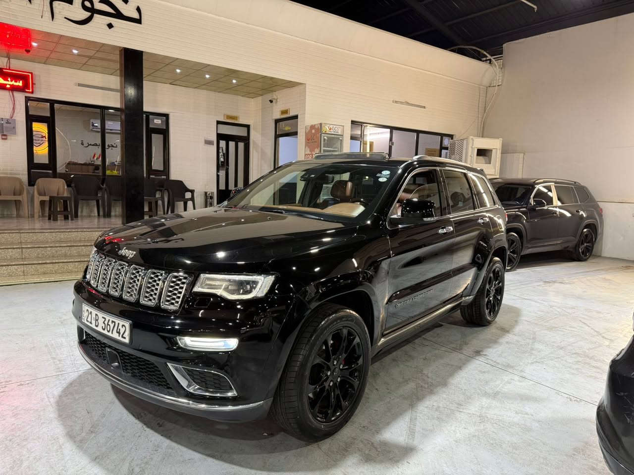 السلام عليكم البيع و مراوس حسب قناعة 

جيب سومت 2020 ( خليج )
فول فول مواصفات
شركة هارلم
البيع و مراوس
كفالة عامة
الموديل2020 . (خليج) .
المحرك :V8. 5.7 L .
العداد 59 كليو متر
موصفات:
رباعي 4x4
نظام تعليق هوائي (جكات).
قيادة ذاتية عند المنعطفات.
رادار امامي مع مانع تصادم .
نظام الرؤية الليلية.ناضور ليلي تحذير الخروج عن المسار .
مستشعر نوم السائق مع نظام التوقف الآلي تحذير النقطة عمياء ٥ .
لظام تحذير عند التقاطعات.
نظام تحذير عند تجاوز السرعة المحددة.
نظام عرض المعلومات على الزجاج الامامي (HEAD UP
DISPLAY)
نظام تقليل الضجيح داخل المقصورة.
إنارة محيطية.
شاحن موبايل وايرلس.
تعديل وضعيات مقود السائق كهربائيا.
مرايا تعتيم ذاتي.
المرايا الجانبية قابلة للطي كهربائيا
مرايا الجانبية فاد
ظام الصوت من ماكنتوش مع 19 سماعة.
ويل قياس 21 انج .
* سقف بانمداما

سقف بانوراما .

شاشه كبيرة 10.1 انج .

شاشة للراكب الأمامي .

نظام الخرائط (GPS) .

عرض خرائط الطريق على لوحة القيادة.

لوحة القيادة بقياس 12 أنج.

5 كاميرات خارجية مع بخاخات ماء للتنظيف.

كاميرا للمرأة الداخلية.

تصوير حراري ليلي .

المصابيح الأمامية زنون .

كشافات الضباب زنون .

دخول ذكي.

بصمة على 5 ابواب للدخول الذكي.

نشغيل عن بعد .

الصندوق الخلفي كهربائي .

فتح الصندوق الخلفي مع حركة القدم.

أقل

دوسات جانبية

فرش المقصورة الداخلية من الجلد الطبيعي الفاخر.

اضافات من الخشب الطبيعي للمقصورة الداخلية.

ذاكرة لحفظ وضعيات الجلوس للمقاعد الأمامية

مساج للمقاعد الامامية .

المقاعد الأمامية كهربائية .

المقاعد الأمامية تبريد وتدفئة .

المقاعد الخلفية تدفئة وتبريد .

ستائر للشبابيك الخلفية.

انارة داخلية LED متعددة الالوان .

حساسات امامية وخلفية .

5 راكب .

مكيف خلفي مع وحدة تحكم منفصلة .

تدفئة مقود القيادة.

مانع تصادم خلفي .

بلوتوث تلفون .

بلوتوث تلفون .
محدد سرعة .
نظام التشغيل والاطفاء الاوتوماتيكي
5 راكب .
مكيف خلفي مع وحدة تحكم منفصلة .
تدفئة مقود القيادة.
مانع تصادم خلفي .
بلوتوث تلفون .
محدد سرعة .
نظام التشغيل والاطفاء الاوتوماتيكي .
نظام بريك اوتماتيكي
بعد هواي موصفات اعلى فئه 1/1
السعر انشالله مناسب278 $ بيها مجال
*********** واتساب
*********** واتساب
عنوان اربيل معرض نجوم البصرة
