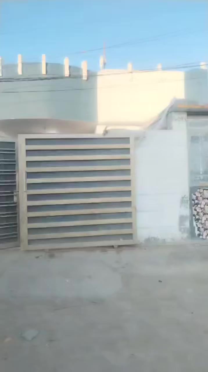 للبيع دار مساحه ٢٠٠ متر طابو زراعي سند ٢٥ إقرار محكمه البيت بناء جديد يحتوي على غرف نوم عدد ٢ صاله مطبخ استقبال منور كراج صحيات مع محل كربلاء قضاء الحسينيه العطيشي حي عصام مقابل المدرسه *********** واتس أو اتصال
