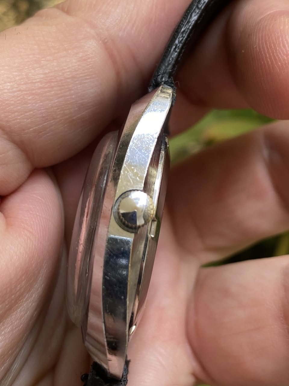 لنكل  سويسري 

نصب تكويك 

تعمل بكفاءة عالية 

مينا فيروزي جدا مميزة 

مقاومة للماء 

زجاج ضد الخدوش 

القطر ٣٦

السعر ٧٥ الف 

يوجد توصيل لجميع المحافظات 

***********
