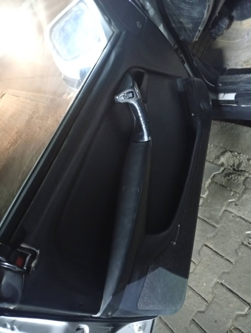 السلام عليكم اوبل اوميكا للبيع بلاديه مكانات صبوق قليله موديل 93سنوية هزه جديده فتحه جام كهرباء كير اوتوماتيك السعر 43مجال رقم اربيل الجديد رقم تلفون ***********/***********
