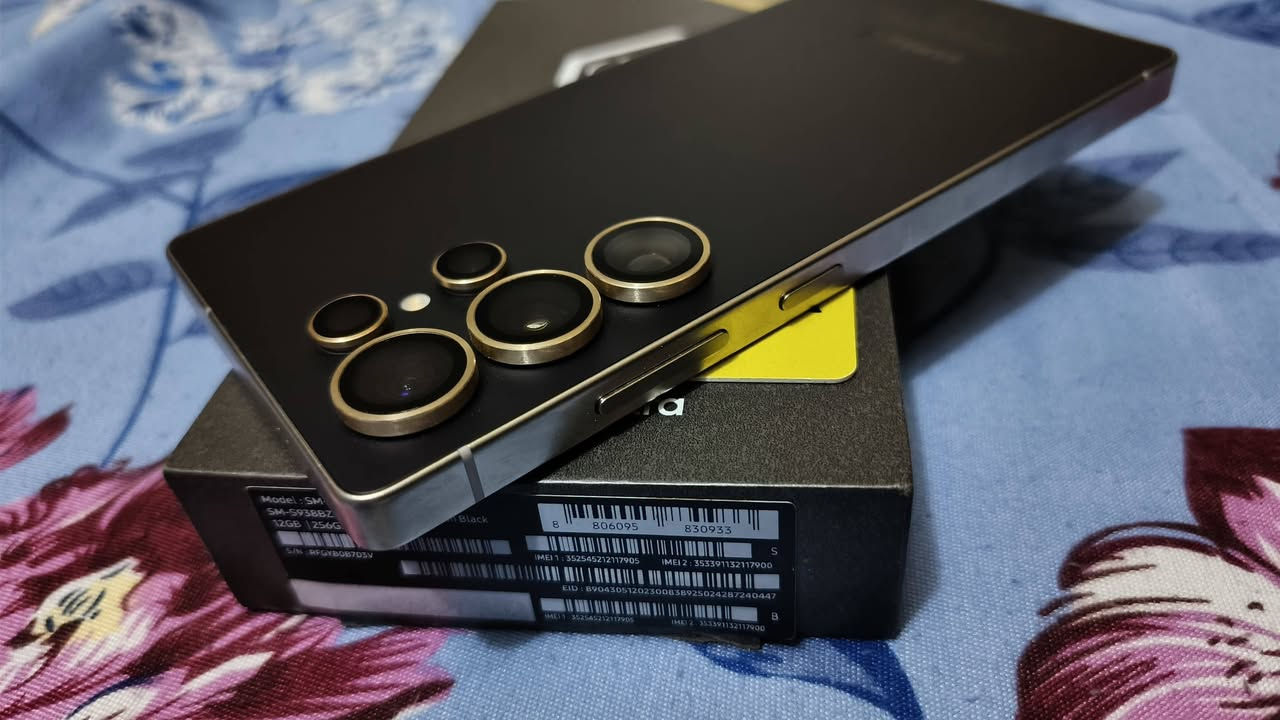 S25 Ultra بيع او مراوس 
اس 25 الترا 
ذاكره /256..\12
النضافه /100 جهاز اخو الجديد
شرق اوسط وكاله ضمان عين الفهد بعده داخل الضمان مستخدم اشهر فقط وصل الشراء موجود 
مكفول كفاله عامه وشرط الفحص
ملحقات كامله كارتون وحافضه ولاصق شاشه وعدسات كاميرا  
السعر 1175وبي مجال بسيط حك الجيه
العنوان /بغداد /الزعفرانيه 
***********
