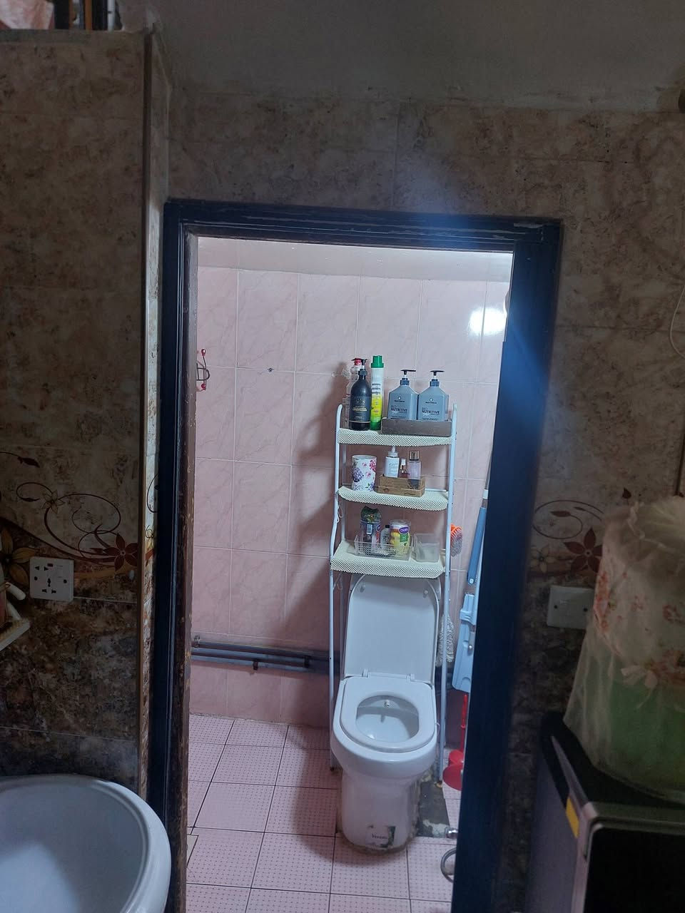 سلام عليكم بيت بل امانه للبيع البيت جديد ونظيف حيلل مساحه ٩٠م واجه ٤ونص نزال ٢٠ لل استفسار اتصل ع رقم ***********
