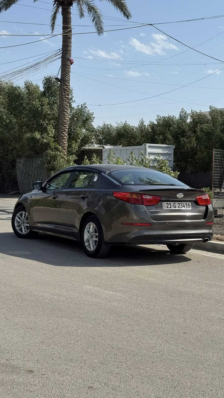 اوبتما خليجي 2015
مواصفات عاديه 
رقم سليمانية الجديد ب اسمي
شاشه اندرويد 
كاميرا 
محرك 2000
تبريد ثلج و اقتصاديه 
بيه جاملغ امامي مبدل 
و جاملغ خلفي مصبوغ
قماره طافيه
و بيه طختين موضحات بالصور 
محرك مفتوح
ماشيه 266 الف كيلو  

السياره حاليا كير محرك كله تمام ما مشتغل بيه و لا كلوب بالدشبول تبريد ثلج تخم تاير جديد صدر جديد 

كل التفاصيل كدامكم عيني الي تعجبه السياره 
يتصل هذا رقمي ***********
مكاني بغداد حي الجامعة
