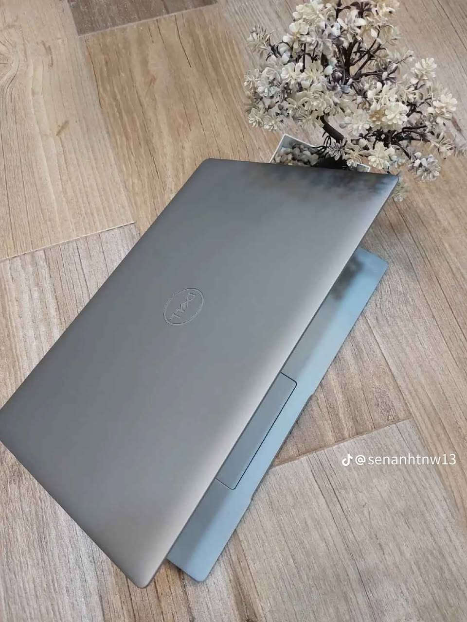 لابتوب سلم خفيف حديث معالج قوي وجيل عالي DELL 5420 Ci5 جيل حادي عشر نظافة عاليه جدا
. 
 السعر 315 الف  مع التوصيل والحقيبة والشاحن الأصلي 
. 
 النظافة شرط اخو الجديد وعل الفحص وين تريد
مناسب للدراسة والبرامج المكتبية والطباعة والتصفح والامن السيبراني وغيرها من البرامج 
……………………

 المعالج Core i5-11th جيل 11
 ذاكرة الوصول العشوائي (الرام) 8GB 
 التخزين( الهارد) SSD 256GB 
 مقاس شاشة 14 انج دقة عالية 
 منفذ HDMI & TYPE C 
شاحنة Type c 
 كيبورد  عربي انكليزي
الرام والهارد قابل للتطوير 
………………………………… بغداد, العراق


**إذا كنت صاحب هذا الإعلان وتريد حذفه لأي سبب، رجاءا أرسل رسالة إلى الدعم الفني**