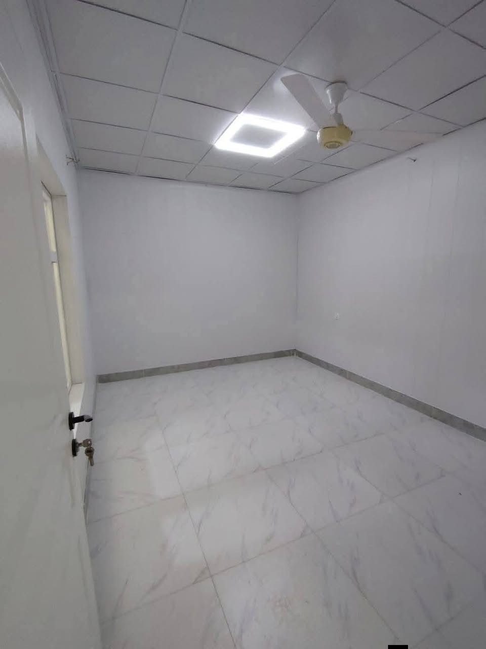 بیت  للبیع  طابو صرف منطقة رابرین
مساحة 100م  سعر  فقط 4دفتر 10ورقە
   فول مواصفات  منطقة رابرین 
  غرف نوم استقبال هول مطبخ صحیات 
  تلفون ـ واتساب ***********
