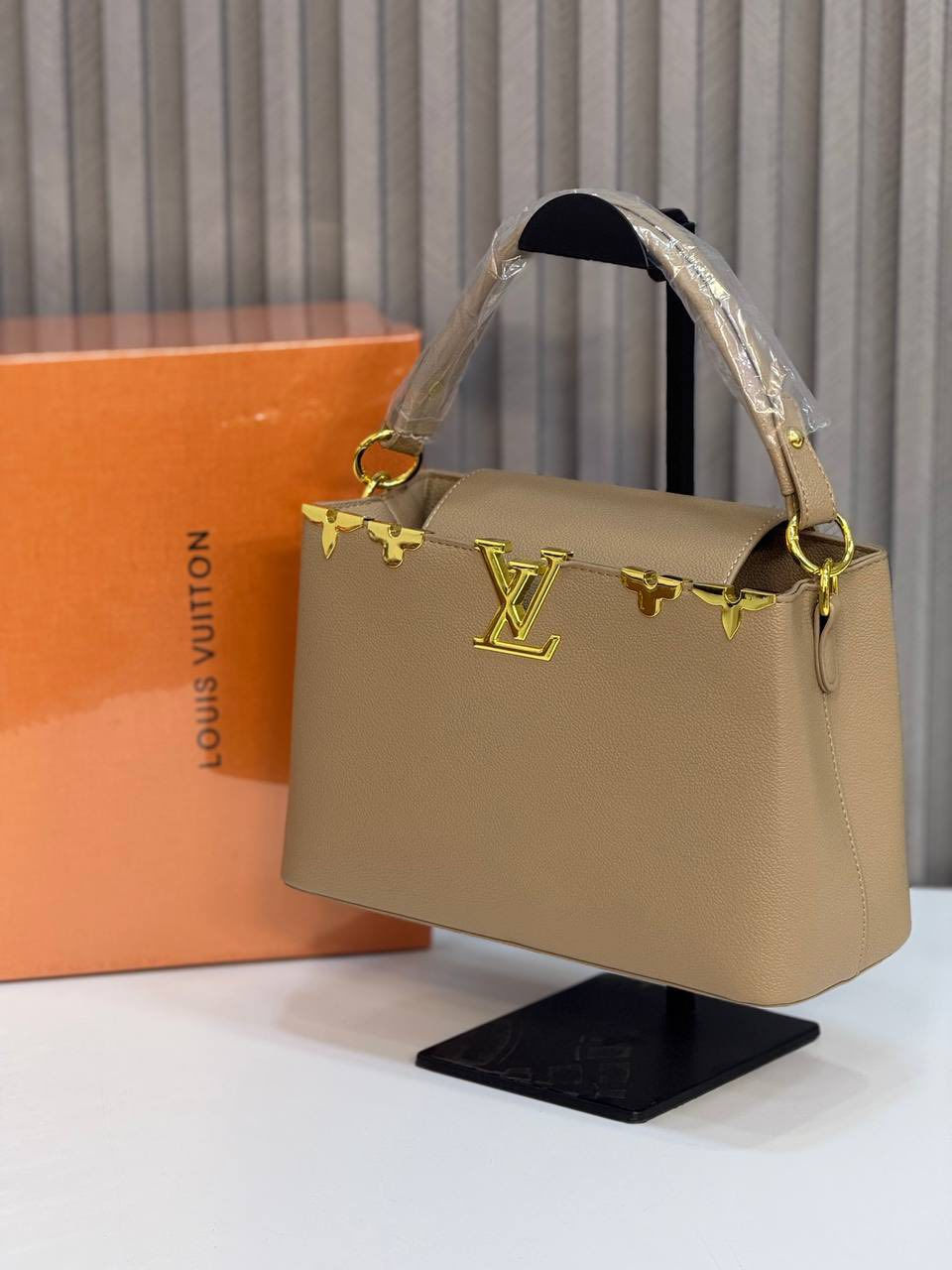 ✨ الأناقة الحقيقية تبدأ من التفاصيل ✨

حقائب Louis Vuitton بتصميم فاخر يضيف لمسة فخامة لكل إطلالة 🤎

👜 ماستر كوالتي
🚚 توصيل داخل بغداد
📩 للحجز راسلنا على الخاص الآن

الكمية محدودة 🔥


**إذا كنت صاحب هذا الإعلان وتريد حذفه لأي سبب، رجاءا أرسل رسالة إلى الدعم الفني**