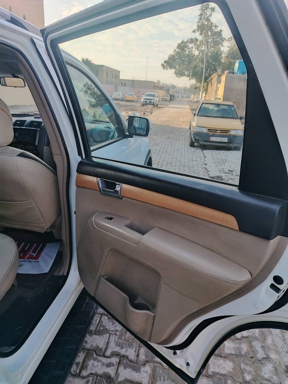  السلام عليكم اخوان كيا موهافي [ة 2012] الشركه بعده الاستلام  2019  - نظافة وفول مواصفات السياره بيه باب مبدل بل صندوك شويه صبغ  
المواصفات 
محرك 6 سلندر 
7 راكب 
فتحة سقف
دواخل جلد بيجي وكالة 

شاشة كبيرة + دبل كاميرا

فور ويل (4x4).
 تدفئه تبريد 

ستيرن كهرباء
ثلاجه بالجكمجه
تبريد مركزي. 3 قطع

رقمها بغداد الدولي  انكليزي حويل ثاني يوم

الموقع : بغداد

ماشي السياره 156