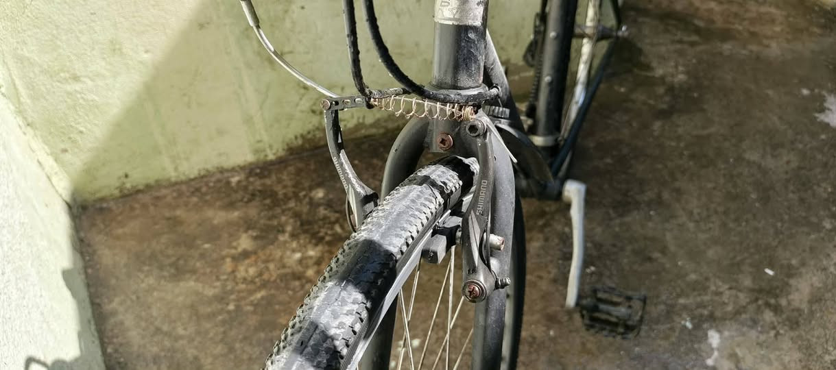 دراجة SHIMANO للبيع حجم 26 

نقص: وكافيه وتايرات 

معها: قفل ومنفاخ 

للتواصل على الرقم ***********
