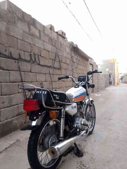 دراجه للبيع ايراني مديل 2021 و شاصي 2014 كامله مكمله بـ 900 ربع ما ينزل منها كامله من كلشي تجي تشغل و تطلع مكفولة من كلشي حرفيا من اصويليات و شاصي و الثالث مالتها 100 و انته بعد أحكم ‏ *********** ‏ بيه واتس المكان البصره الصالحيه.
