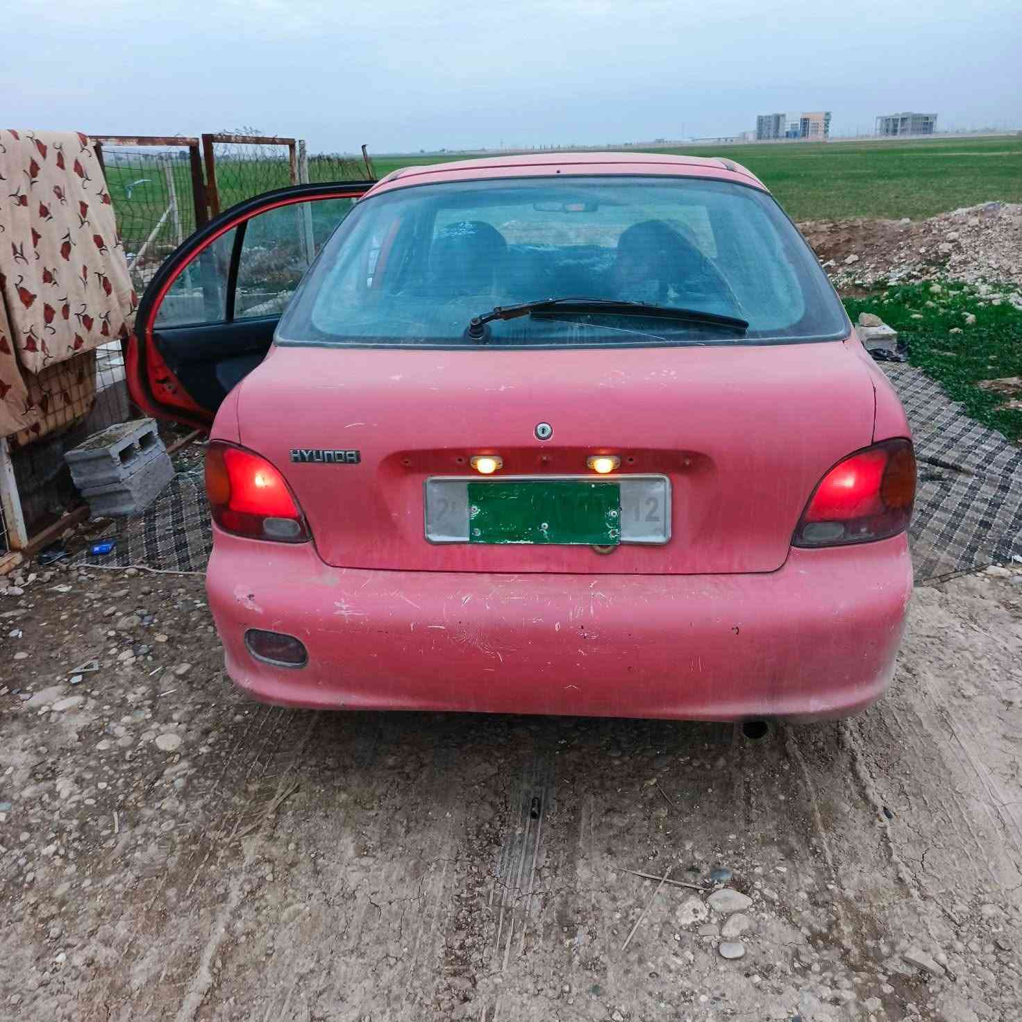 هونداي اكسنت ١٩٩٥ المحرك والكير شرط الهيكل ينرلدلها صبغ وترتيب  كير عادي مكان السيارة موصل برطلة السعر ١٠ ورقة ***********
