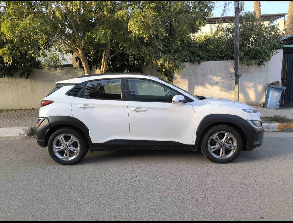 سيارة كونا 2023 للبيع او مراوس مواصفاتها العادية بصمةتشغيل تحكمات شاشة كشن كهرباء كاميرا دوارة  توقف ذاتي بالترافك ثلاث انظمة قيادة تشغيل عن بعد رقم بغداد تحويل ثاني يوم 
مابيها ولا قطعة تبديل او صبغ غير بس الدعجة الي بباب الصندوق ضربتها من امريكا فقط دعاميات 
حاليا ماشية 55,000 قابل للزيادة
سعرها  بيها مجال بسيط. 
***********
