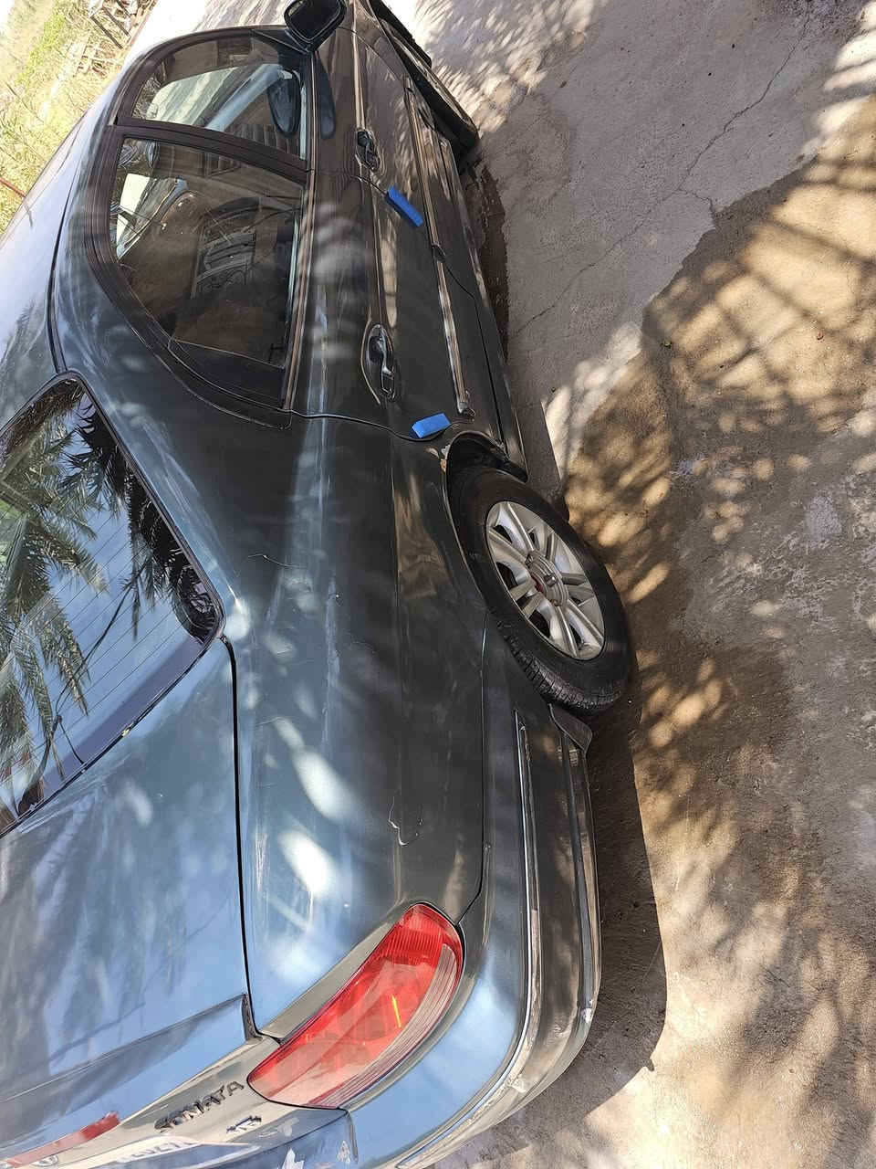 سوناتا وفود ٢٠٠٥ وارد  امريكي حادثها خلفي
شواصي ولغود مكفولة 
مصبوغة عام
كير ومكينة خير من الله 
فتحة سقف شغالة طكتين 
غرفتها جديدة لووك 
مكينة ٢٧٠٠ ورقمها بغداد باسمي 
معروضة ب ٦٠ 
***********
