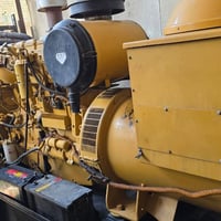 مولد C15 • ٥٥٠kVA