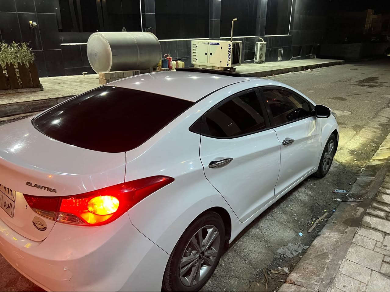 النترا مودیل ٢٠١٣ خلیجی ماکینە ١٦ نەکرایتەوە دوو پارجەو نیو سبوخ ٣ وەرقە غرامەی لەسەرە ١٠٤ وەرقە کەمیک مەجال 
*********** أربيل, العراق
