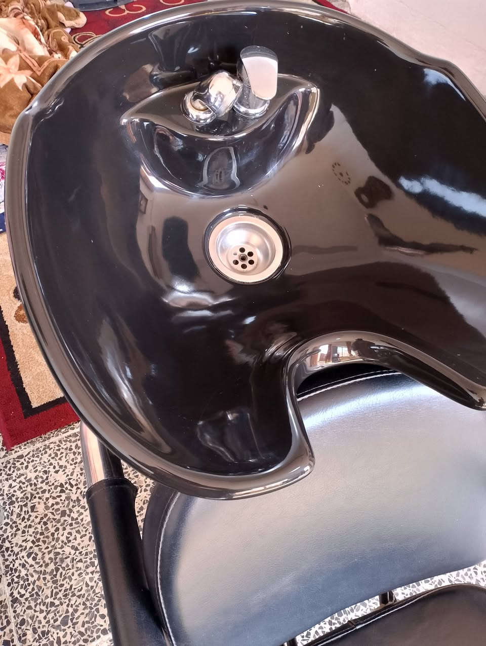 للبيع سعر 200وبيها مجال ***********
