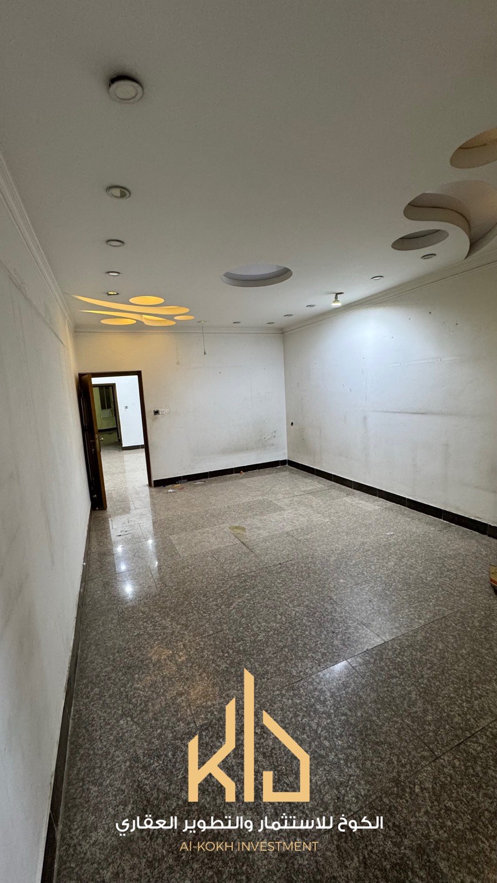 � بيت للإيجار – السيدية 

 • المساحة: 100 م²
 • عدد الطوابق: 3 طوابق 
 • التفاصيل:�
 ◦ 4 غرف نوم (سويتات) 
 ◦ صالة
 ◦ مطبخ
 ◦ خدمات صحية عدد 3
 • 
 • الاستخدام: سكني فقط
 • الموقع: السيدية – خلف شارع المركز
 • سعر الإيجار: مليون دينار عراقي

📞 للاستفسار: ***********
🏢 الكوخ للتطوير العقاري