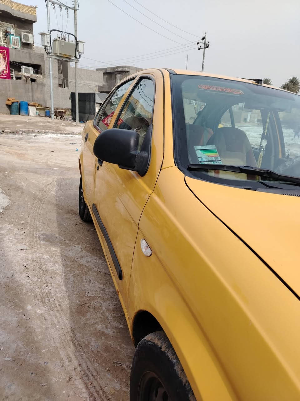 السلام عليكم طيبه موديل ١٥ مكفول كير ومكينه كشر مثل ما موضح.فقط جاملغ خلفي بارد بيه  بلصوره كشر نظيف السياره مصفره هيئه وغرامات رقم انكليزي السياره تخم تاير سعر 32 وبيها مجال تحويل مباشرر
داخلها يخبل *********** حله مركز سنويه 27
