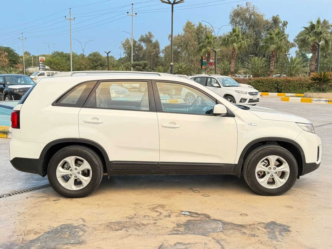 2013//4سلندر
مواصفاتها اعتياديه
رقم سنويه جديد كلها بشرط تحويل والوكاله
مكانها كلار
بيها باب سكن سبغ اثر شخوط وباب ثاني بي قليل
وبارد بحافه بنيد صوره سونار بل منشور
للستفسار ***********
سعرها مناسب
