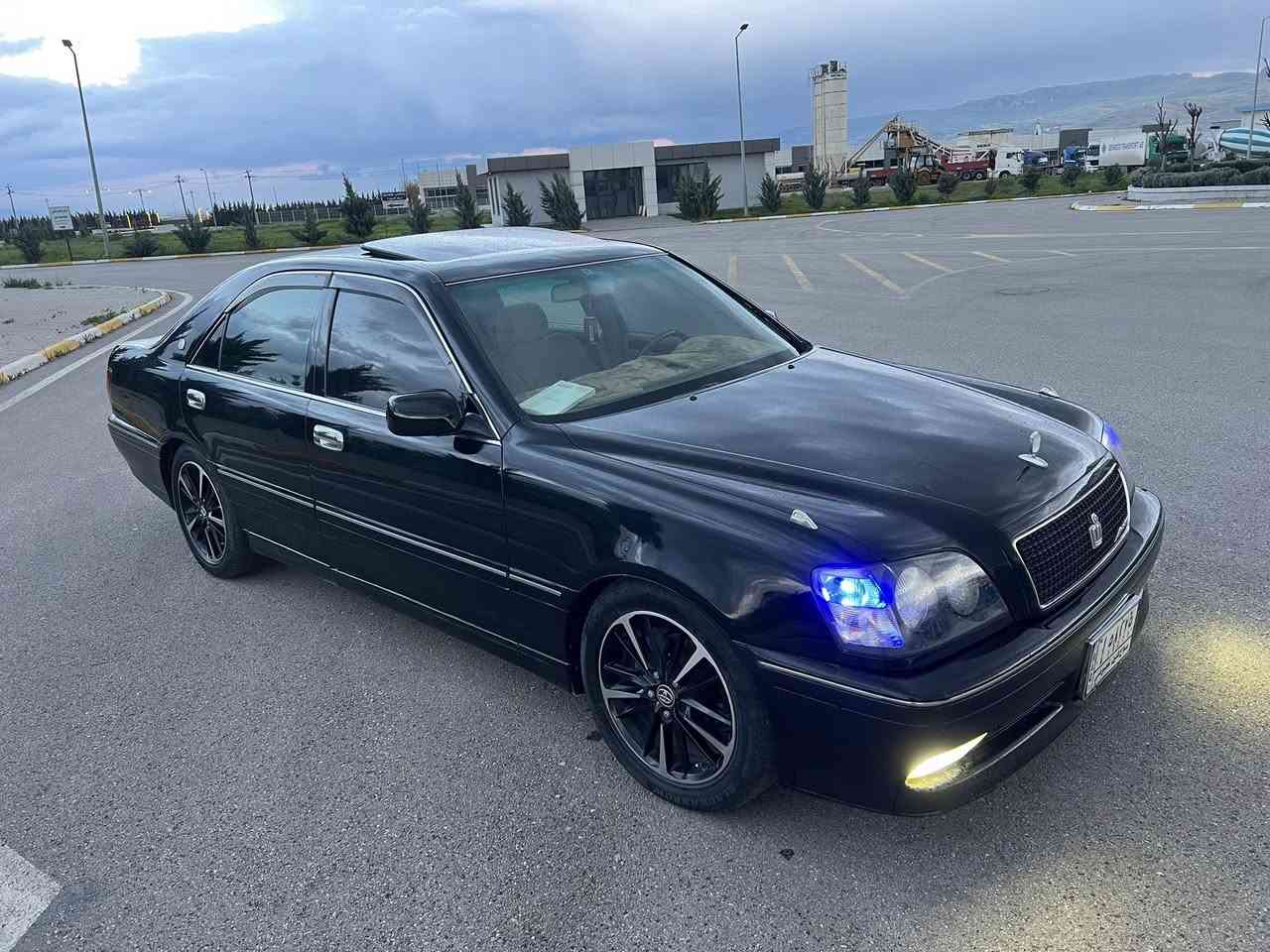 مەلیکەی ساخ ساخ
مۆدیل 2002
2دوگمە
سلاید
D4گەورە
دەعمو لیدراوی نیە
گێرو مەکینەی بەشەرت 
دەبل بۆیاخی یابانە 
سەیارەکە دەعامی بۆدەعامی بەشەرت
شنسی کۆسەرو کەڤەر گۆراو بەشەرت
کۆتای 47$ گەلا
***********
