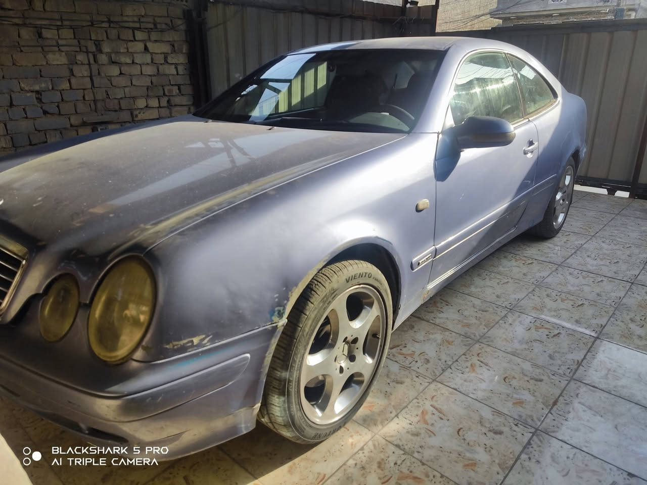 CLK 320 موديل 2001
محرك كير كهربائيات تبريد صدر تمام 
السيارة وارد حادثة جاملغ الايمن الخلفي مصبوغة عام وحاليا بيه جراد وطخات مصلحة بارد  السيارة مشروع وطني  بغداد
مكان السيارة بغداد

السعر 62. $
***********
