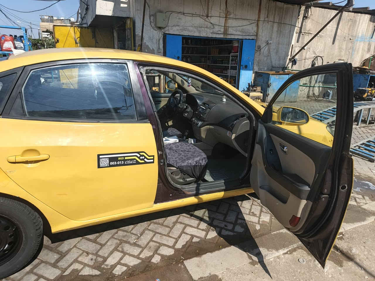 السلام عليكم الإنتر موديل 10خليجي حادثهه باب عكس الصدر مكينه وكير خير من الله تدفئه تبريد حداديه جاهزه باسمي مصفره هيئه وغرامات مكان بغداد مدينه الصدر ***********
