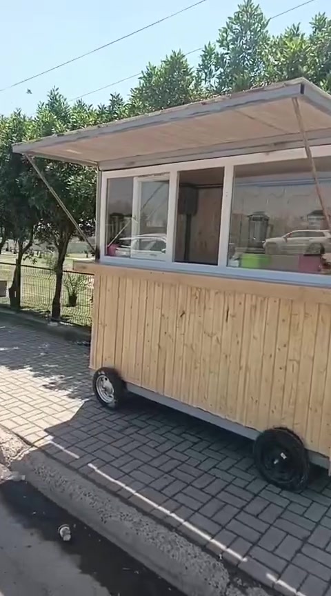 السلام عليكم عربانه عصاير للبيع عرض 150 طول 250 ارتفاع 200 جهازه كهربا كامله ***********
