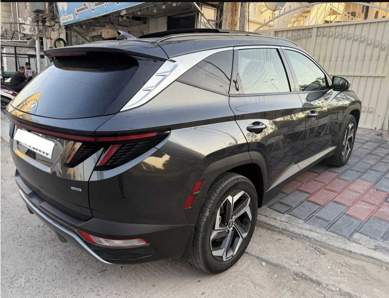 السلام عليكم
هيونداي توسان لون رصاصي غامق موديل 2023 لمتد VIP وارد امريكي كلين تايتل محرك 2500 رقم بغداد سيارة رياضي
فووول مواصفات 6 كاميرات
        (.   60  الف. ) 
مكفوله كفاله عامه بدون قطرة صبغ بدون ايرباگ (جميع الايرباگات سليمه)

فقط :طخه بسيطة بل جنطة يم كلمه توسان اقل من الشبر معدلة على البارد والباقي مكفول

المواصفات:
- تتقدم وتترجع بالبصمه
- كاميرات محيطيه عدد 4
- كشنات جلد ابيض
- كشنات اماميه كهرباء 
- كشنات اماميه تبريد وتدفئه
- كشنات خلفيه تدفئه
- خزن كشنات memory 
- تدفئة ستيرن
- حساسات اماميه
- حساسات خلفيه
- بصمه
- بانوراما
- تشغيل عن بعد 
- فور ويل 4X4 H-Trac
- لايتات زينون و LED
- رادارات جانبيه Blind Spots
- رادار امامي تحديد مسار ومانع تصادم
- سستم صوت BOSE
- شاحن واير لس
- شاشه كبيره
- دشبول ايباد
- قطعتين تبريد 
- ايقاف ذاتي اوتو ستوب
- اوتو هولد 
- نظام نزول منحدرات 
 
عنوان: بغداد حي البنوك

***********
