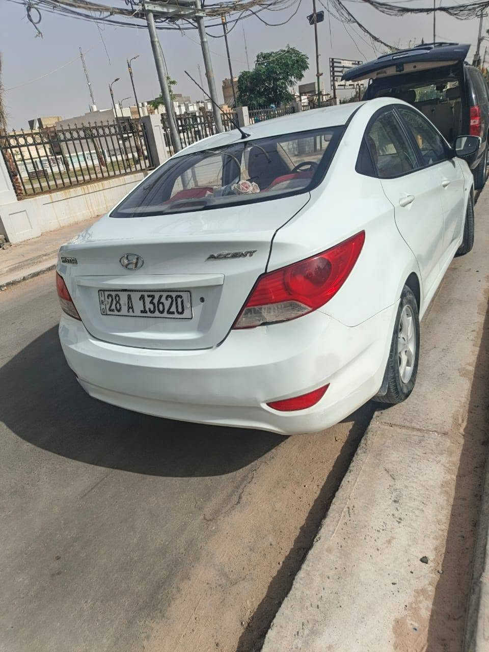 اكسنت موديل2013 محرك 1600 كبل مداور بـ90 ورقة وبيها مجال ***********
