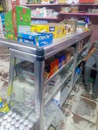 ميز المنيوم • قفل