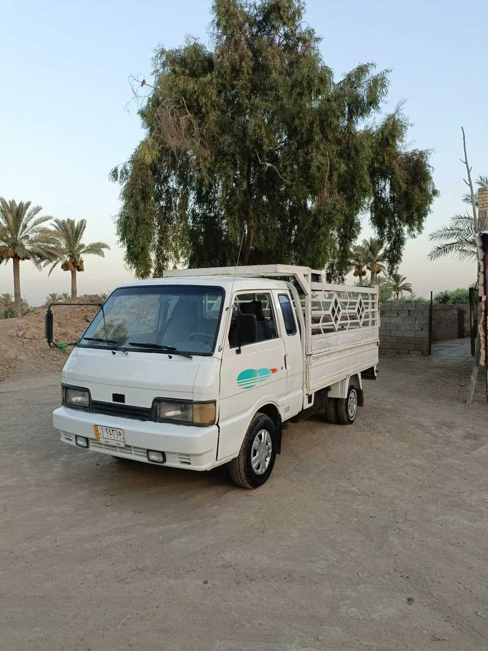 السلام عليكم كيه بنكو للبيع موديل 94 رقم بابل سنويه مشروع وطني مكفولة كير محرك اكسل شاصي حداديه كهربائيات كلهه شغاله تخم تاير 7 چنكال السياره حلوه 
السعر 50 وبيه مجال 
المكان بابل 
الرقم ***********
