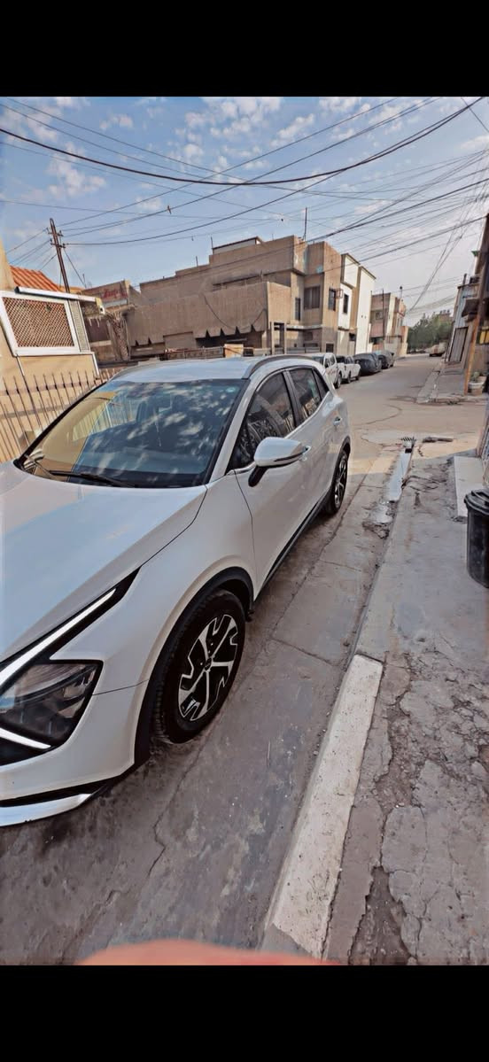 إسلام وعليكم سبورتج 2024 السياره مكفوله على وضع الشركه فول عدا الفتحه ماشيه 27الف بيها بس رصعه بسيطه بل دعاميه خليجيه السياره
بعده علا وضع الشركة
رقم ***********
السعر 217
