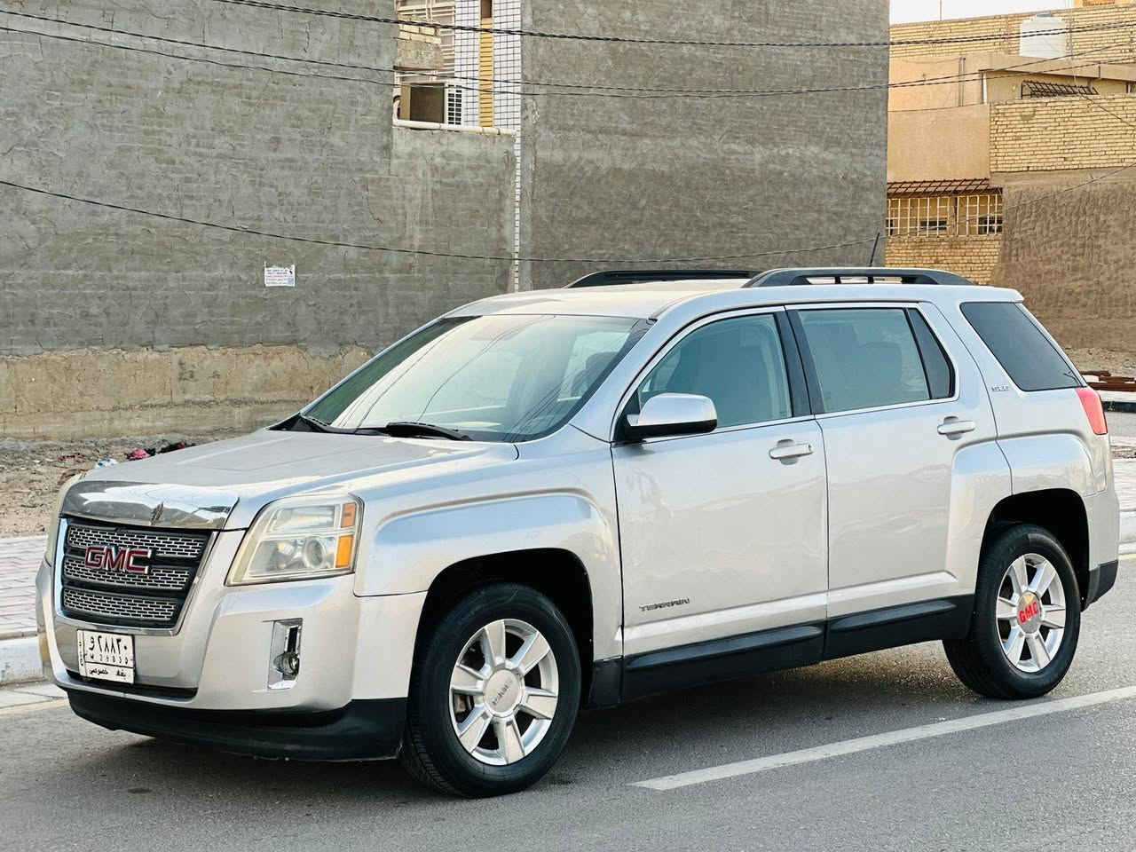 سلام عليكم جمسي تيران موديل 2013 السعر 90وبي مجال بيه 3 قطع صبغ بدون اي ضرر موصفات مكينه 2400 شاشه كامره خلفيه تحكم ستيرن جهتين حساسات ايكو اقتصاد وباقي موصفات معروفه تخم تاير جديد مكينه وكير حداديه جاهزه تبريد ثلج للستفسار ***********
