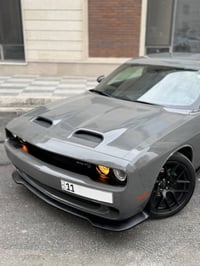 ب سعر البلاش تشالنجر 2019 SXT لون مميز رقم بغداد مميز  هزه جديدة باسمي...