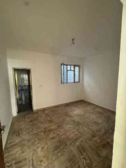 #للايجار__________في__________السيدية

بيت ٦٠ متر ٣ غرف صالة مطبخ خدمات عدد ٢

في موقع جدا هادئ مربع مدرسة تبوك 

شارع ١٥ م رصيف ٣ متر

للأستفسار آكثر الأتصال على الرقم 

***********

آو زيارة المكتب الكائن في منطقة السيدية 

شارع جامع الأقصى مقابل لحوم جويلي 

مكتب المصطفى للاستثمار و التطوير العقاري
