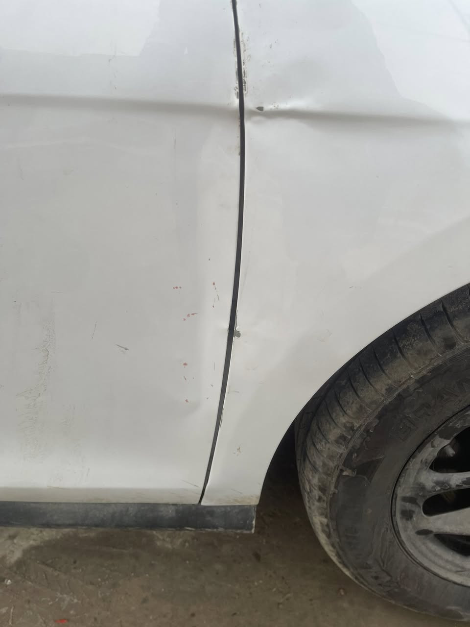 السلام عليكم اخوان ببوادي ٢٠٢٥ بعده زيرو ماشيه ١٠٠٠ كيلو البيع بيه ضربه بنيد جاملغ بس بارد نفسهم مصلحات بيه شاصي نفس معدل هي صور موجوده سياره جديده بيه شاحنه اكتروني بيه حوضيات رقم تليفون ء***********.  السعر ١٠٥
