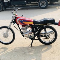 دراجه البيع تعمير ٢٥ صارلها اقل  شهرين من معمرها شاصي ١٦ارشه وراق اصول...