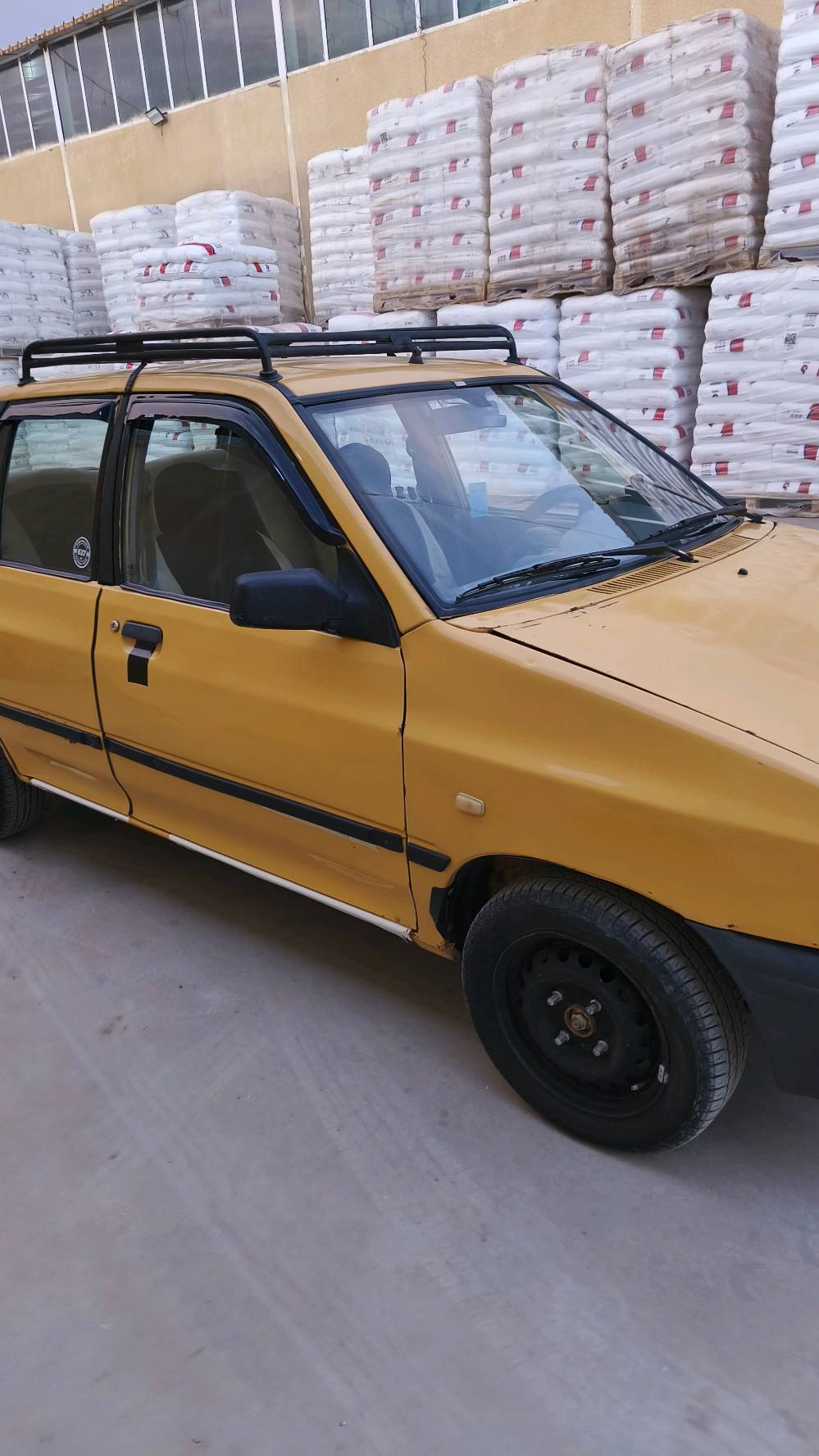 مكفولة كير محرك شواصي مابيها اي نقص شغل واطلع 
تبريد الراديتير مال تبريد مزروفة كمبريسر جديد 
مصفرة غرامات +هيئة 
مكاني بغداد الرقم ***********
السعر ٢٦ 
شرط تحويل